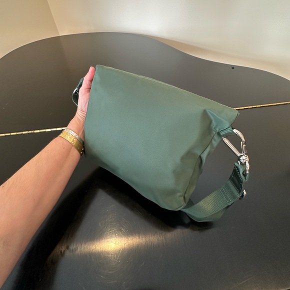 NWT Athleisure Vacation Minimalist Lululemon All Night Festival Bag 5L - Picture 16 of 17